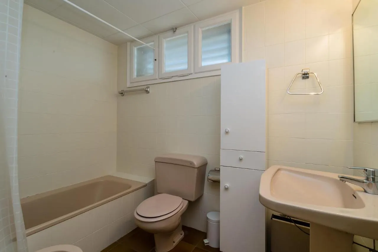 Av-1 Calella De Palafrugell 6 Pax Apartment Spain